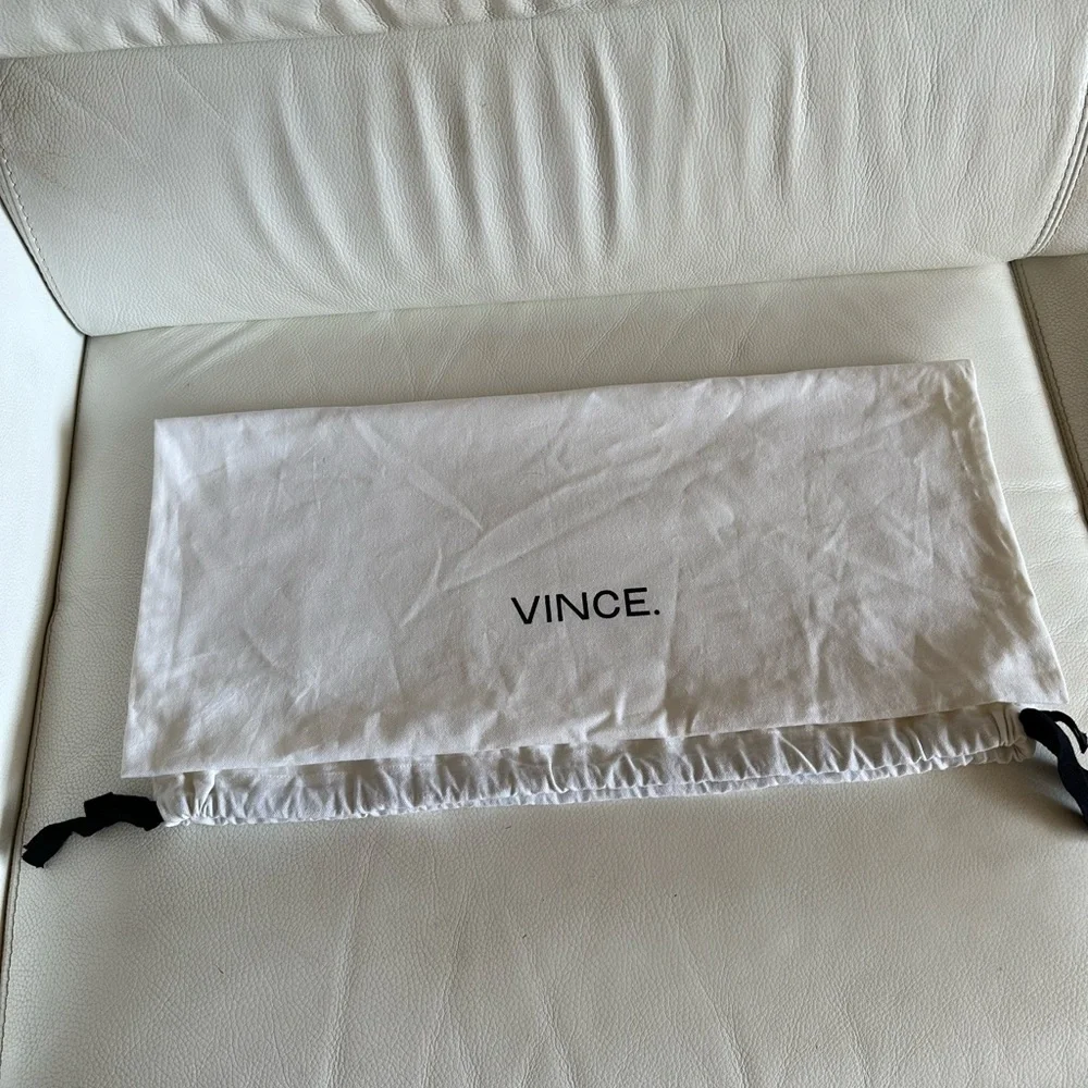 VINCE Big Dust bag with drawstring for Hand Bag Size 23 3/4”/ 23”. Canvas